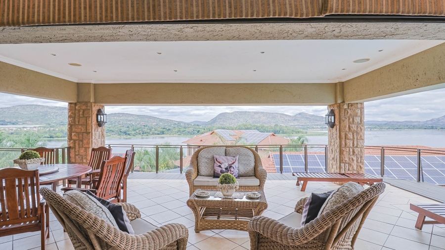 5 Bedroom Property for Sale in Birdwood Estate North West